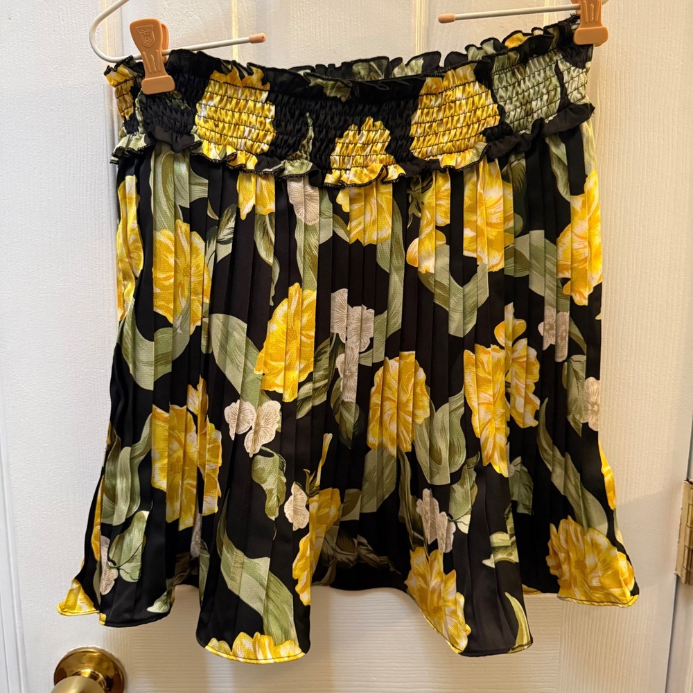 Umgee Floral Tiered Mini Skirt Smocked Waist Tropical Boho Black Yellow NWT S